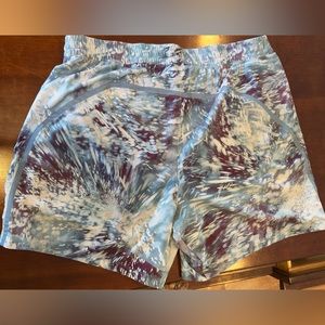 Lululemon Men’s short Size L